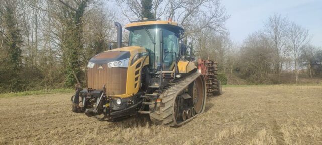 AM000124 – 2015 Challenger MT775E Tracked Tractor