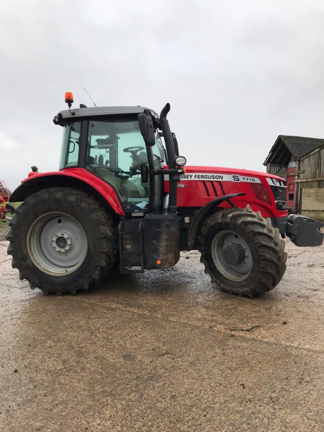 TB001275 – 2021 Massey Ferguson 7716S Tractor