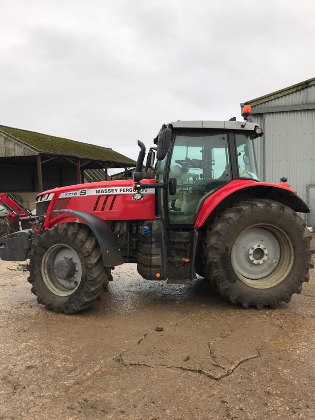 TB001275 – 2021 Massey Ferguson 7716S Tractor