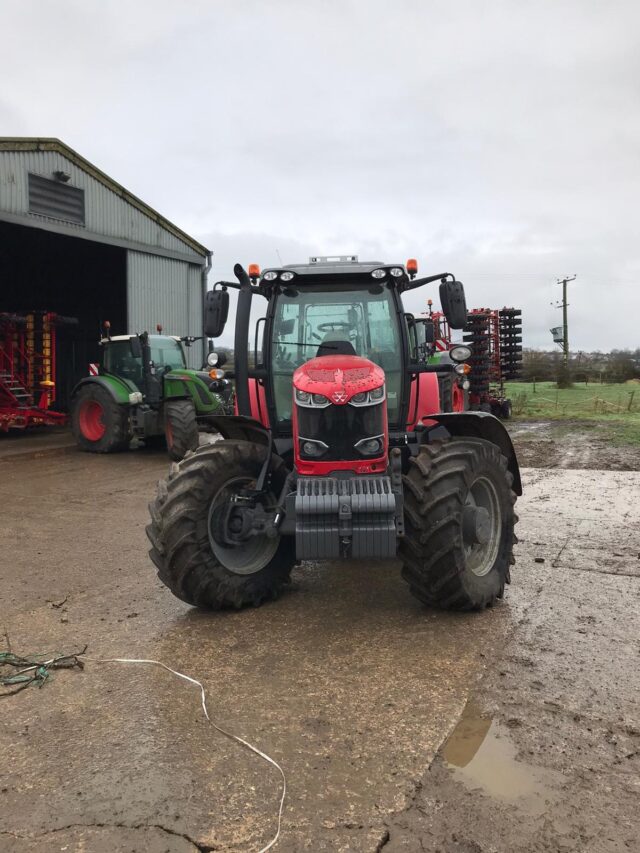 TB001275 – 2021 Massey Ferguson 7716S Tractor