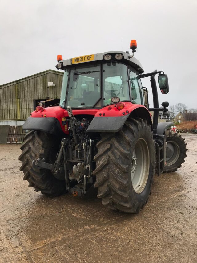 TB001275 – 2021 Massey Ferguson 7716S Tractor