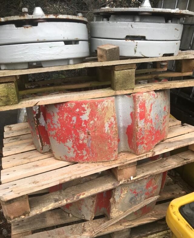 TB000916- Used Fendt Wheel Weights