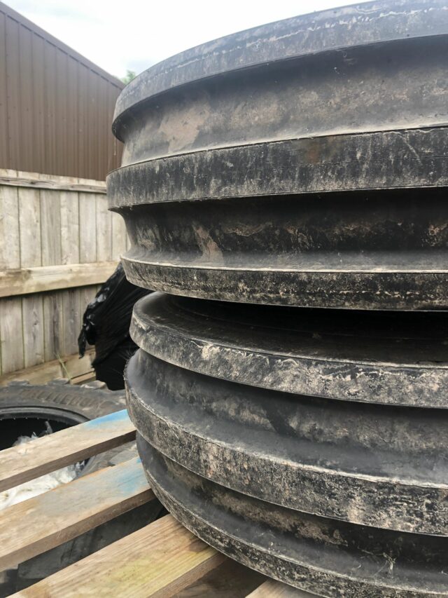 MA00676A – Used MF Front Wheels & Tyres