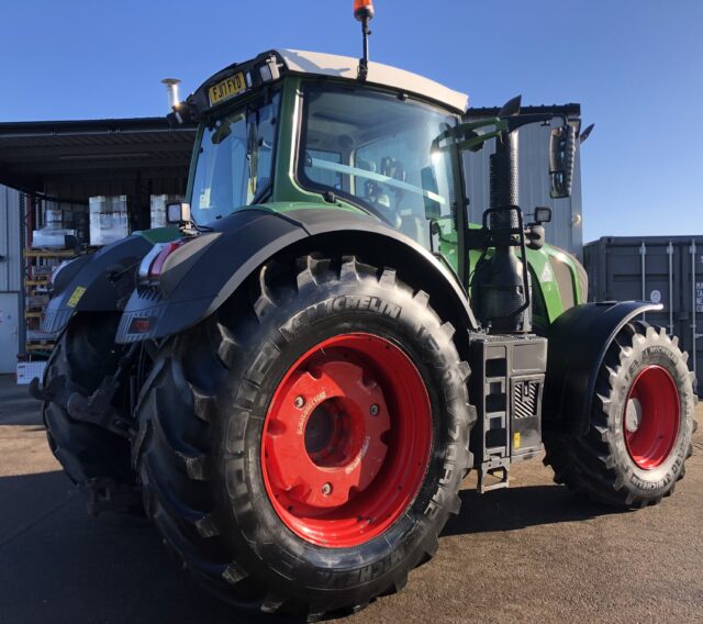 T4009606 – 2017 Fendt 828 ProfiPlus Tractor