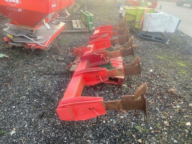 T2030002 MISCELLANEOUS 4M TOOLBAR 6 SUBSOILER LEGS.