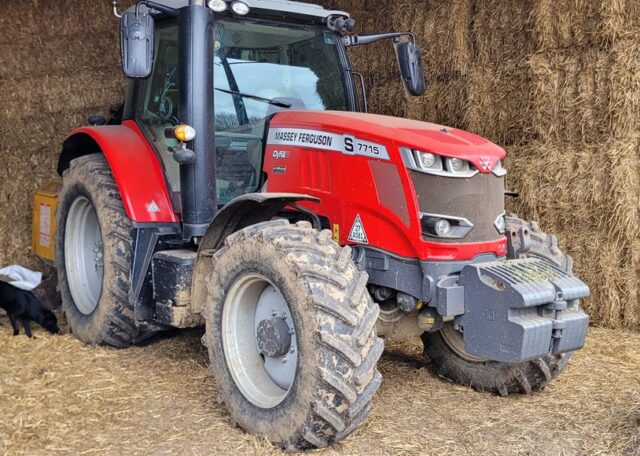 8M003882 – 2017 Massey Ferguson 7715S Efficient Tractor