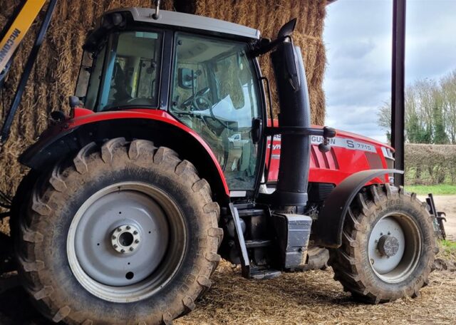 8M003882 – 2017 Massey Ferguson 7715S Efficient Tractor