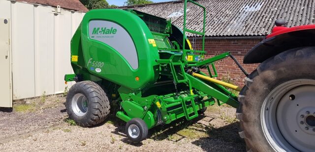 JM000130 – McHale F5500 Round Baler