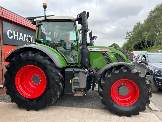 JM000088 2018 Fendt 724 Vario Profi Plus 4WD Tractor