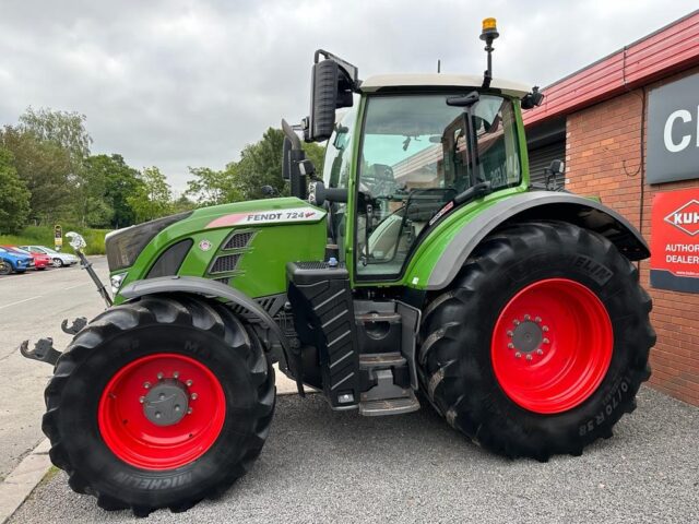 JM000088 2018 Fendt 724 Vario Profi Plus 4WD Tractor