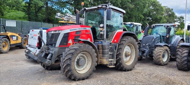 T8010420 2021 Massey Ferguson 8S.205 Exclusive Dyna 7 4WD Tractor