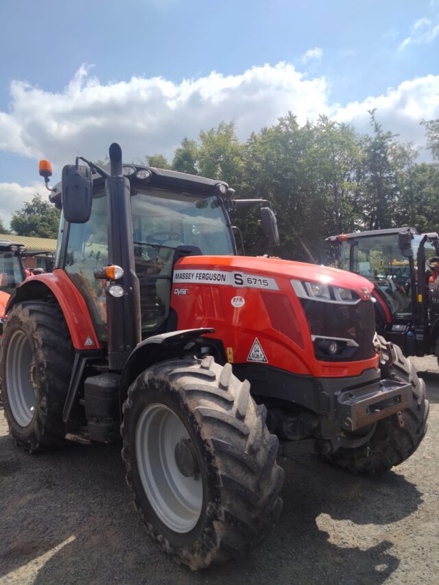 HM067755 Massey Ferguson 6715SEFD6 Tractor