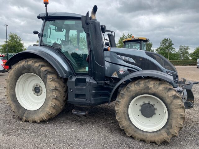 T7016554 2019 Valtra T174EA MR18 4WD Tractor