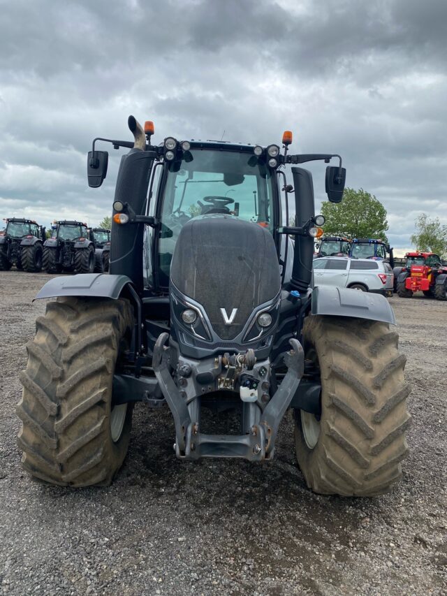 T7016554 2019 Valtra T174EA MR18 4WD Tractor