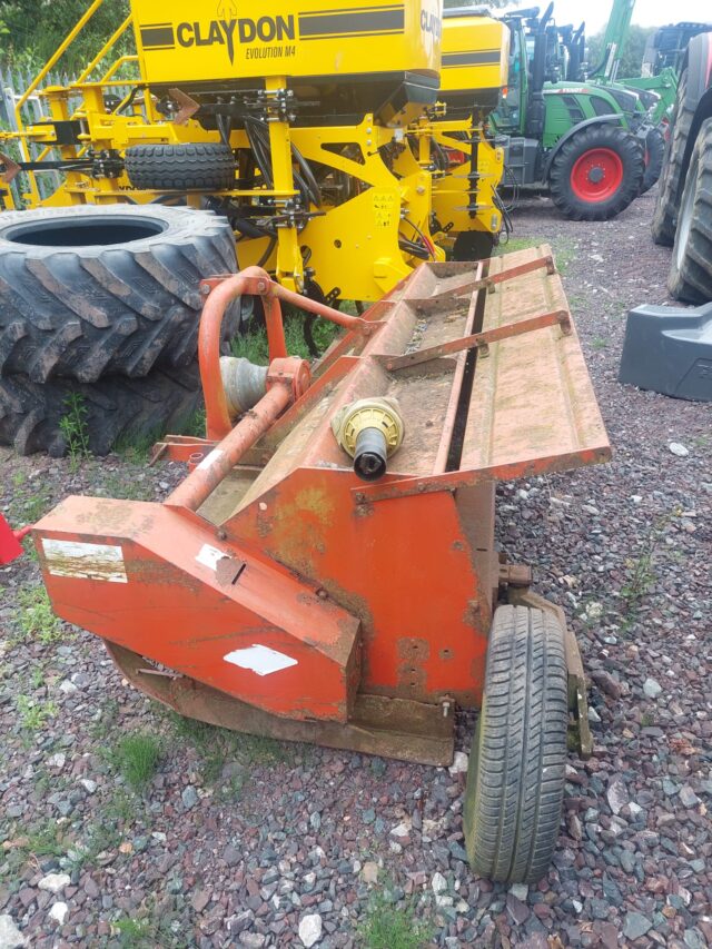 TJ000121 2000 Kuhn 2.40m Flail Topper