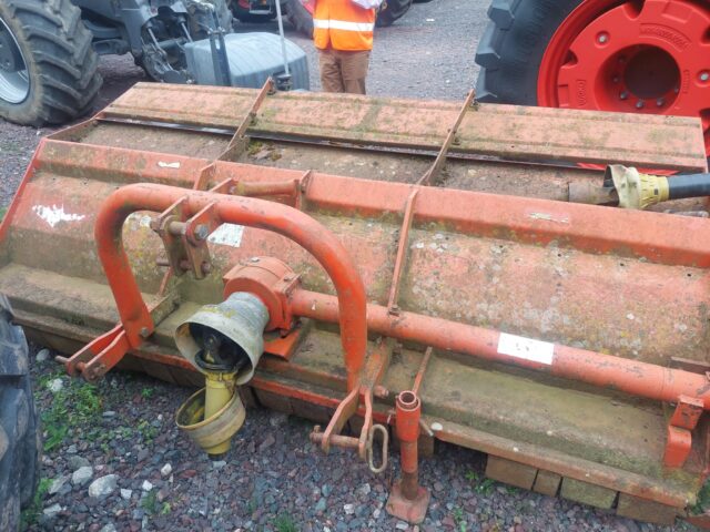 TJ000121 2000 Kuhn 2.40m Flail Topper