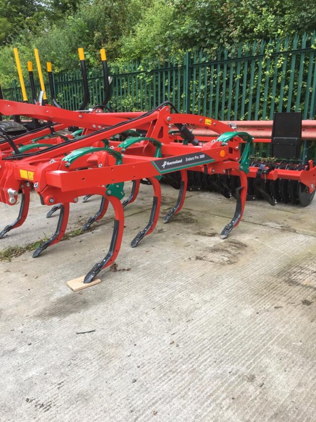 AM000503 New Kverneland Enduro Pro 3000 Cultivator