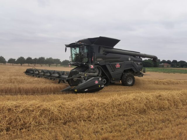 MA600701 Demo 2020 Massey Ferguson Ideal 8T Combine