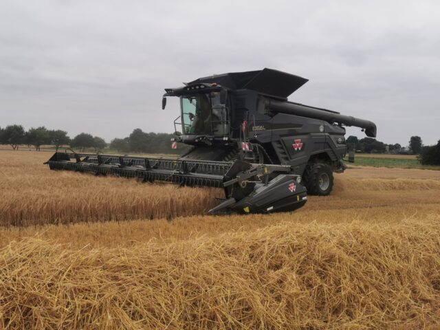 MA600701 Demo 2020 Massey Ferguson Ideal 8T Combine