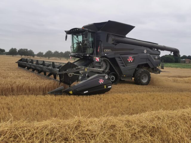 MA600701 Demo 2020 Massey Ferguson Ideal 8T Combine