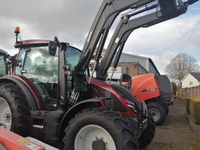 IM000047 New Valtra G125EH Tractor & G5S Loader