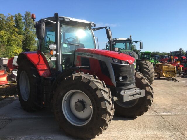 TB002110 Massey Ferguson 6S.145 Efficient Dyna 6 4WD Tractor