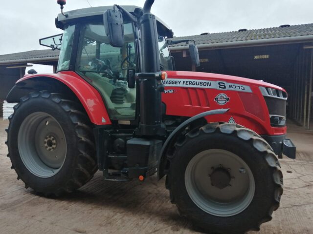 T230853A 2019 Massey Ferguson 6713S Essential Dyna 6 4WD Tractor