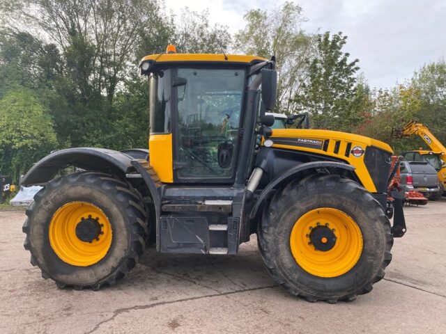 TG000861 2019 JCB Fastrac 4220 Tractor, 220hp