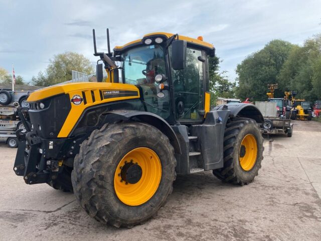 TG000861 2019 JCB Fastrac 4220 Tractor, 220hp