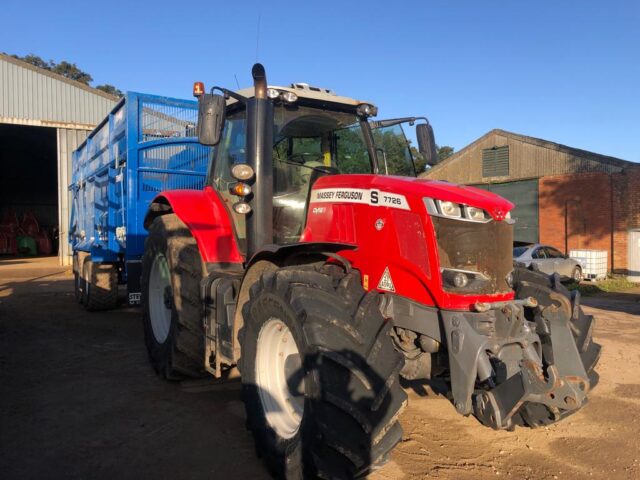 TE000359 – 2018 Massey Ferguson 7726 Exclusive Tractor