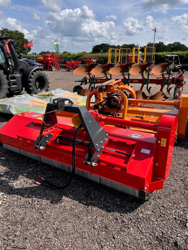 DM000109 New 2023 Kverneland FXE280 Flail Mower