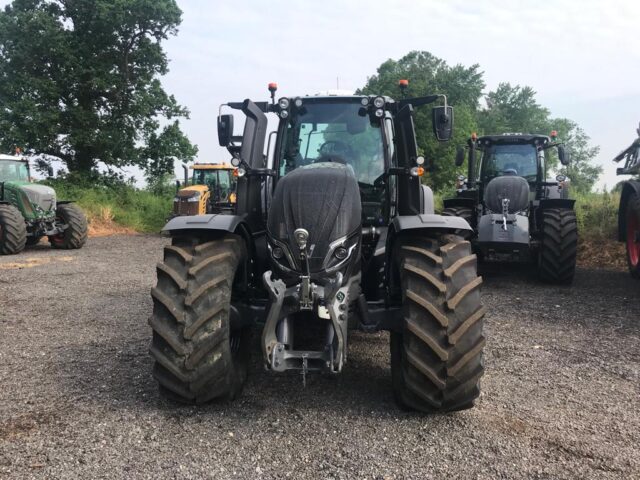 VA000113 2022 Valtra T235D 4WD Tractor