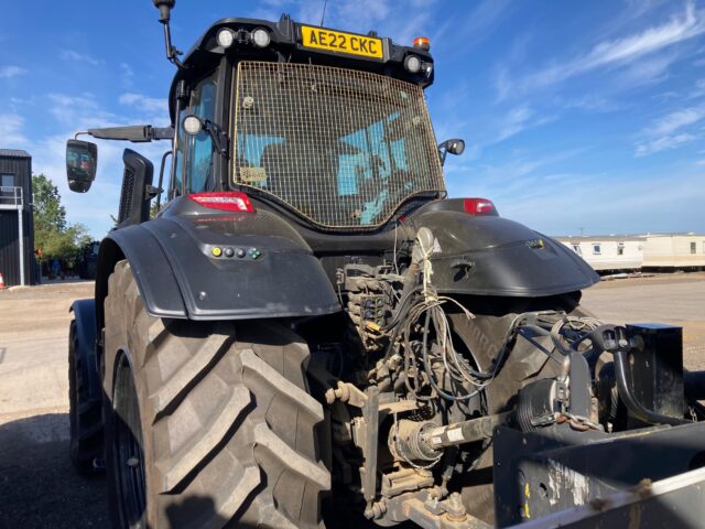 VA000128 2022 Valtra T235D 4WD Tractor