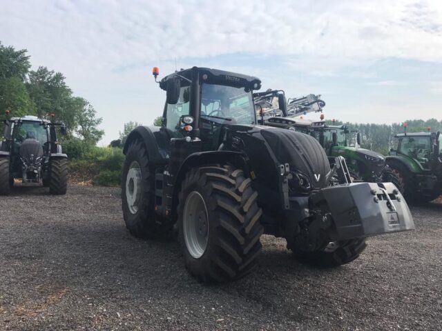 VA000257 2023 Valtra S394 4WD Tractor