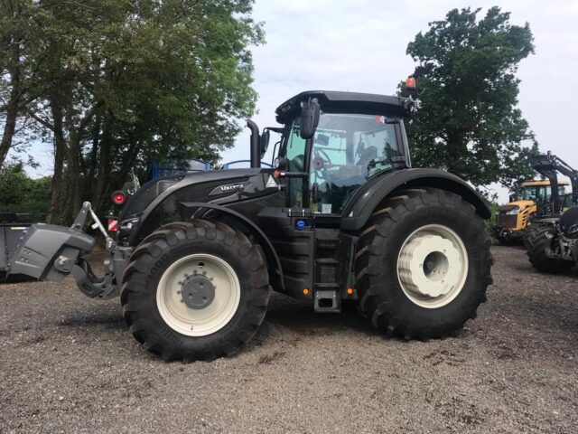 VA000257 2023 Valtra S394 4WD Tractor