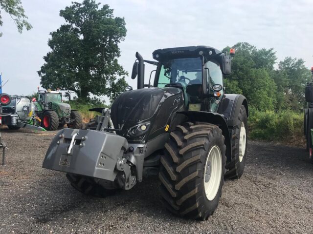 VA000257 2023 Valtra S394 4WD Tractor