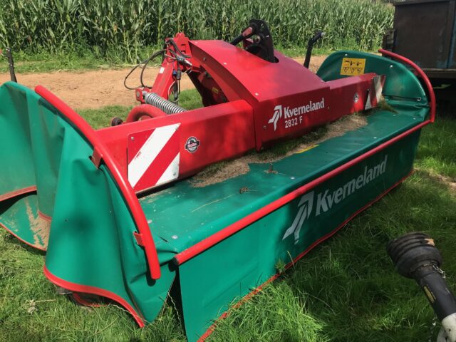 TA003016 2023 Kverneland 2832F Front Mounted 3.20m Front mower