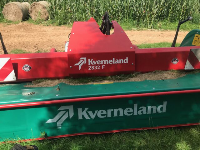 TA003016 2023 Kverneland 2832F Front Mounted 3.20m Front mower