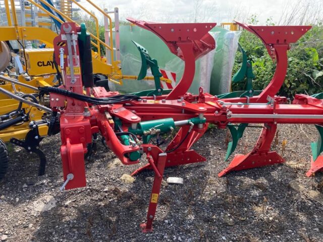 EM000119 New 2023 Kverneland ES 100 Plough