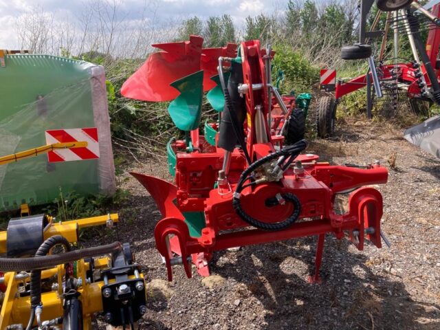 EM000119 New 2023 Kverneland ES 100 Plough