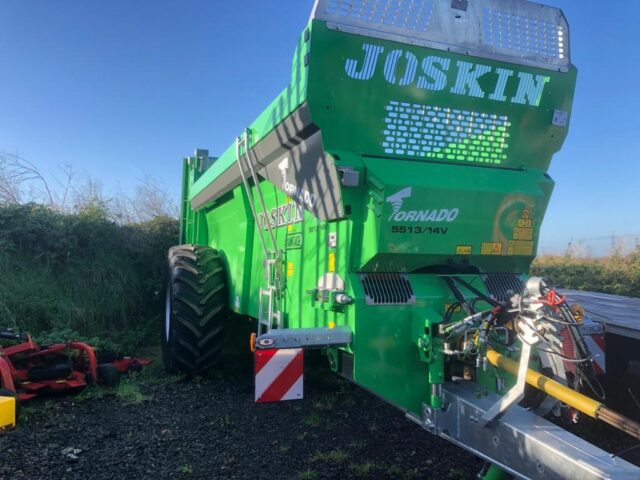 2M040422 DEMO 2023 JOSKIN TORNADO T5513/14V MUCK SPREADER