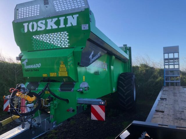 2M040422 DEMO 2023 JOSKIN TORNADO T5513/14V MUCK SPREADER