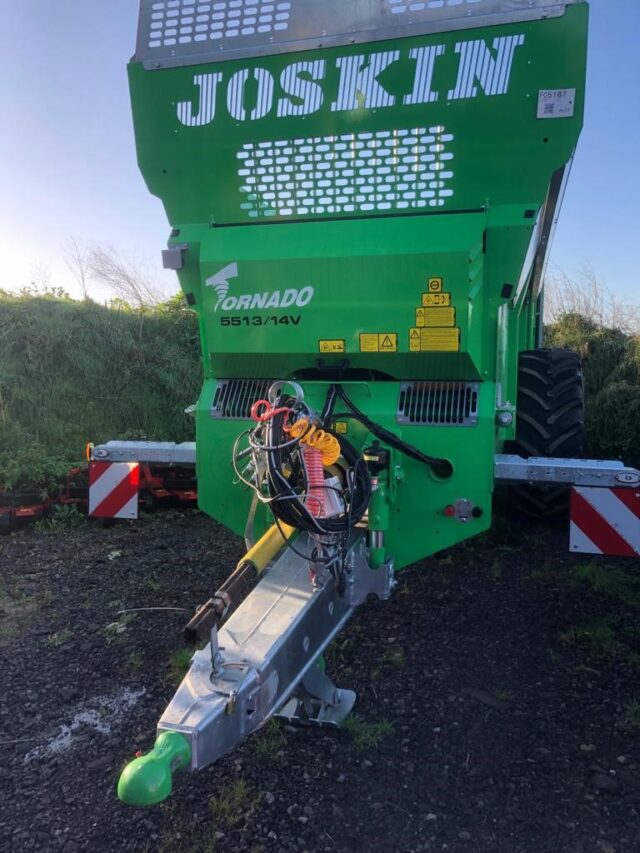 2M040422 DEMO 2023 JOSKIN TORNADO T5513/14V MUCK SPREADER