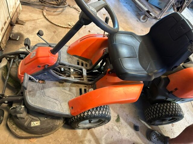 TC001367 Husqvarna R112C Ride On Mower