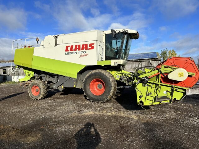 One- 2003 Claas Lexion 470 Montana Combine