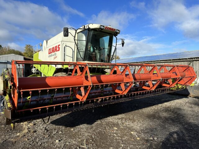 One- 2003 Claas Lexion 470 Montana Combine