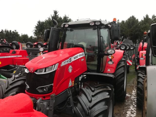 T2032189 2018 Massey Ferguson 7718S EXD6 4WD Tractor