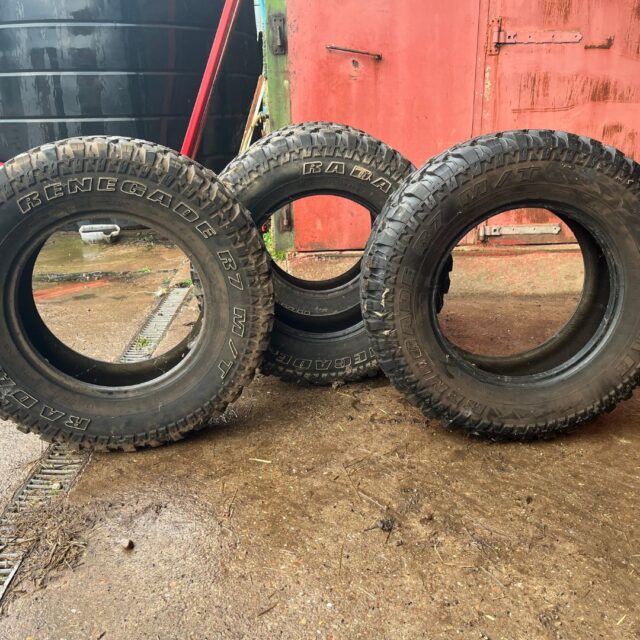 4 Truck Off-Road Tyres LT275/70 R18