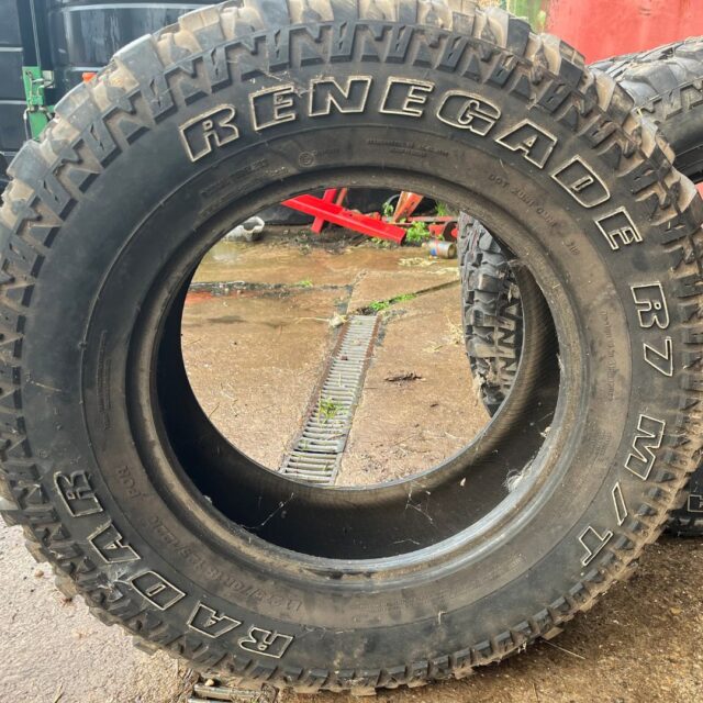 4 Truck Off-Road Tyres LT275/70 R18