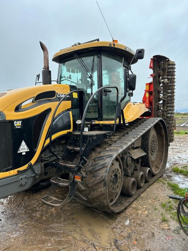 T717266B 2009 CHALLENGER MT765C TRACKED TRACTOR